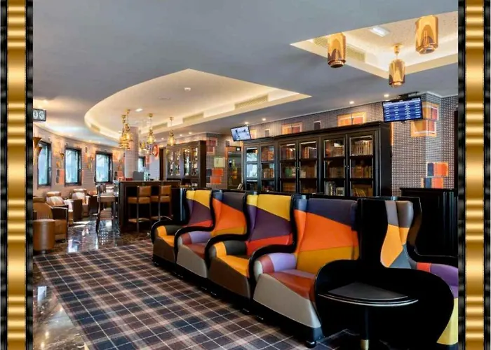 Hotel Jaguar Oporto - Is Near The Metro Has Free Parking And A Free Shuttle Service Between The Airport And The Hotel From 7Am To 8Pm
